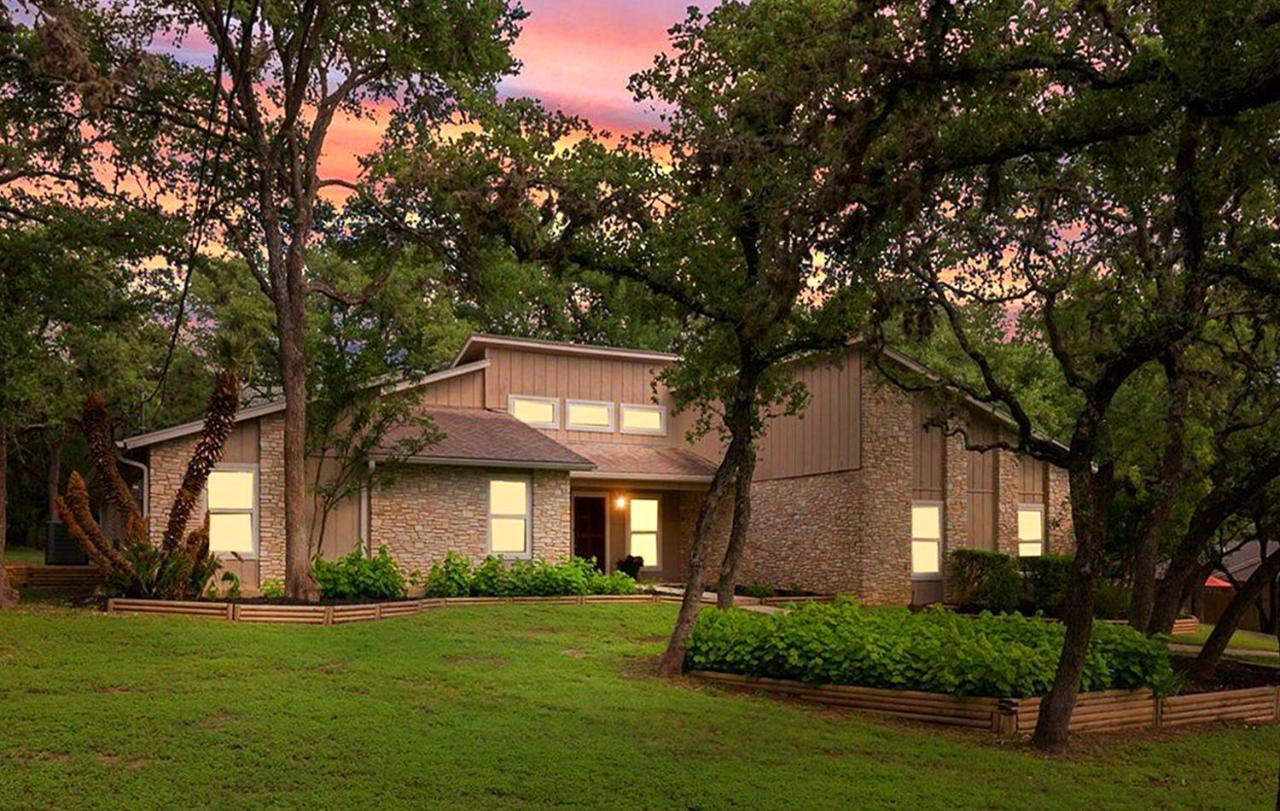 King Bed In Relaxing Oasis, With Free Snack/wi-fi/parking * San Marcos